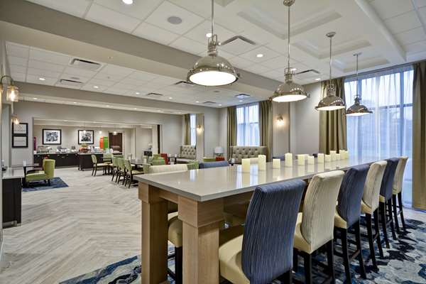 Amenities - Hampton Inn Livonia - I-96, Exit 176