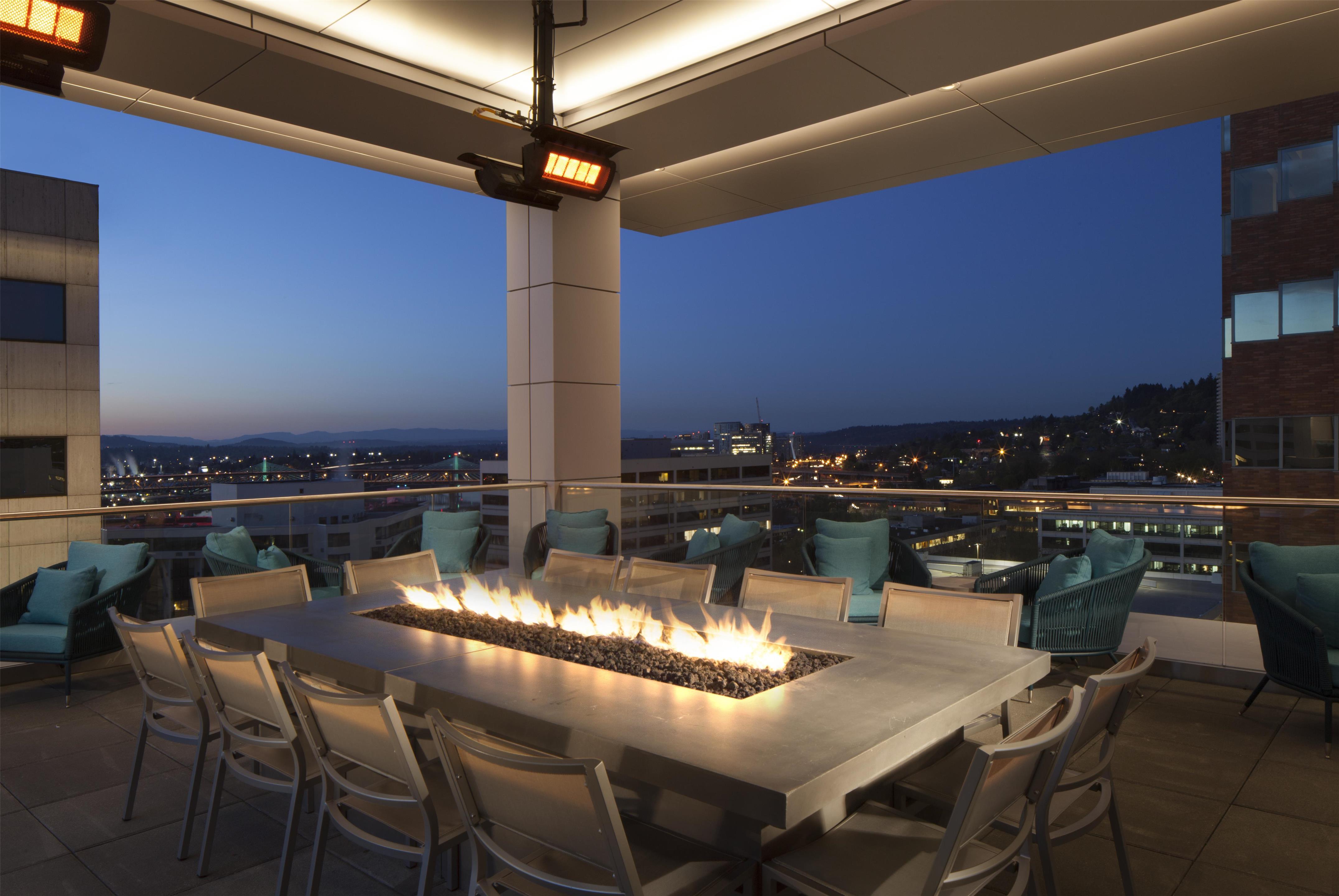 Restaurant | The Porter Portland, Curio Collection by Hilton