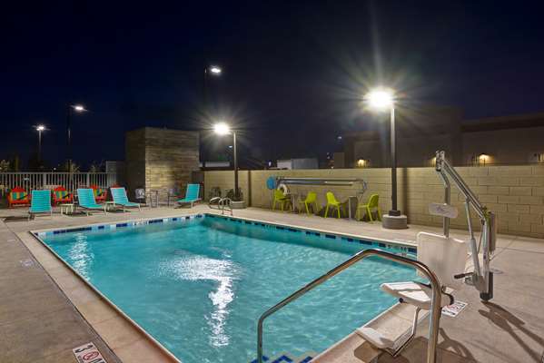 Pool - Home2 Suites by Hilton Palmdale - CA 14, Exit 35