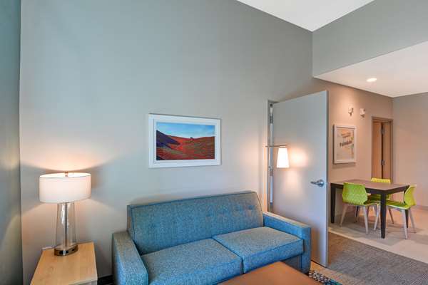  - Home2 Suites by Hilton Palmdale - CA 14, Exit 35