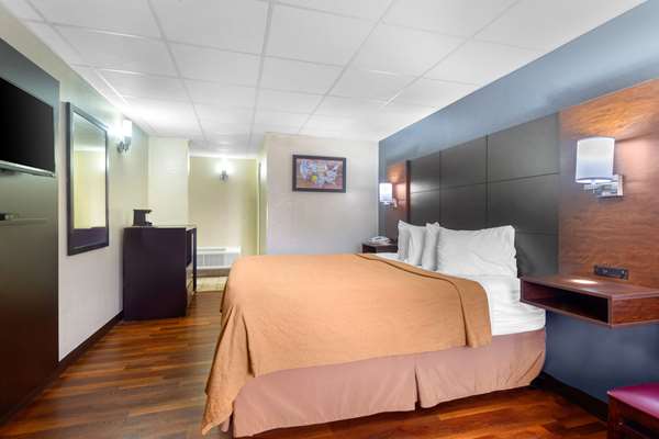  - Econo Lodge Inn & Suites Gatlinburg