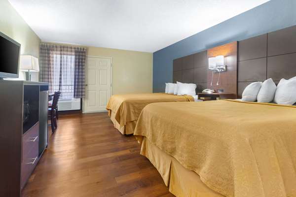  - Econo Lodge Inn & Suites Gatlinburg