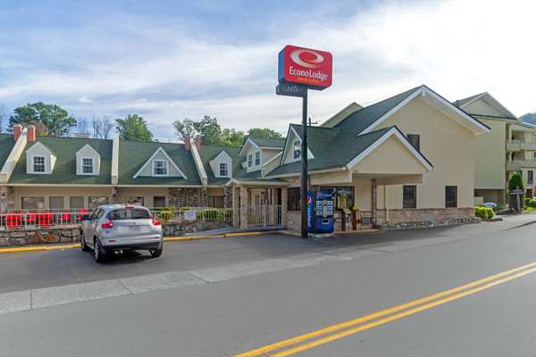 Exterior view - Econo Lodge Inn & Suites Gatlinburg