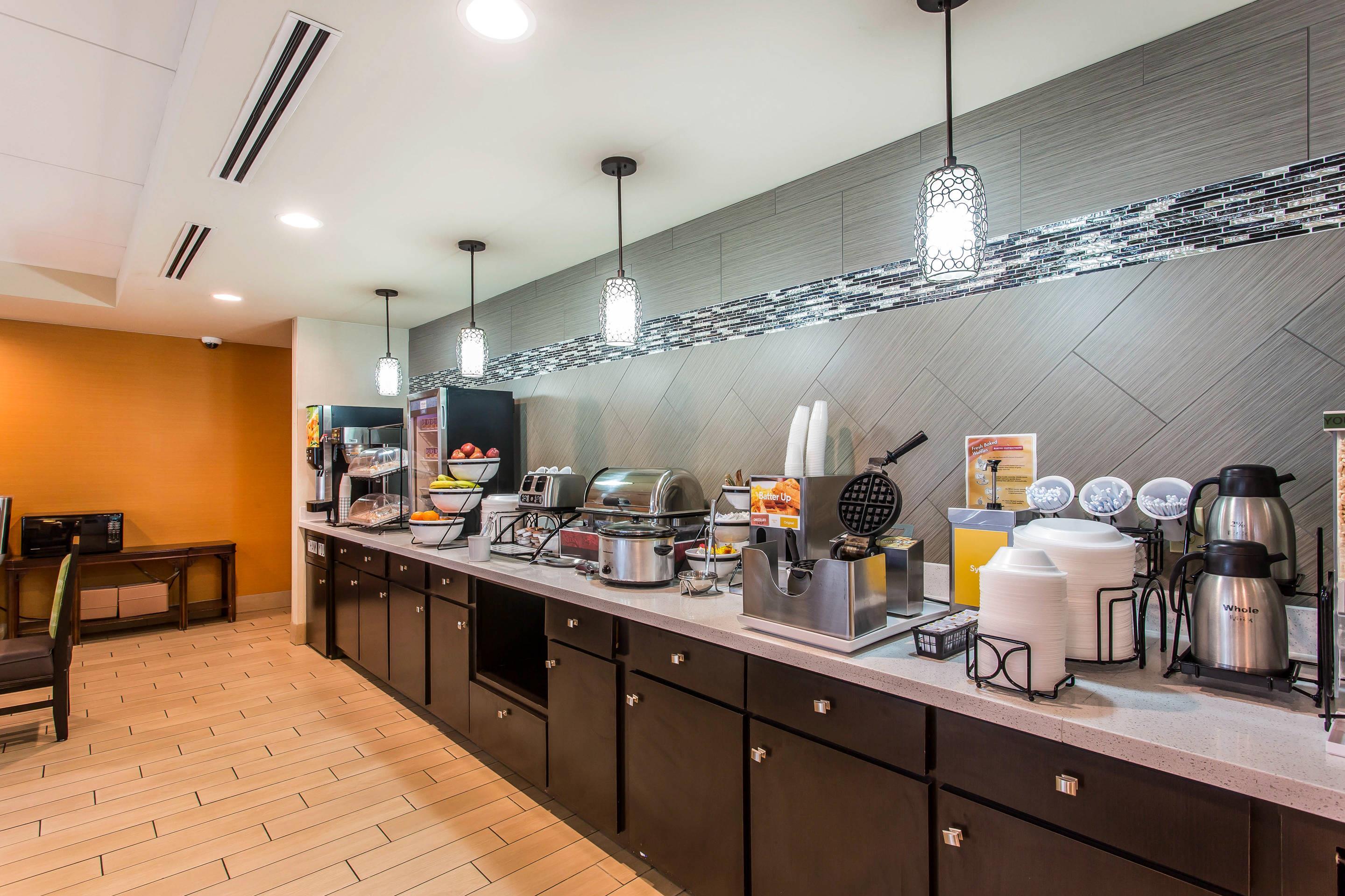 Free breakfast | Comfort Inn & Suites Cookeville