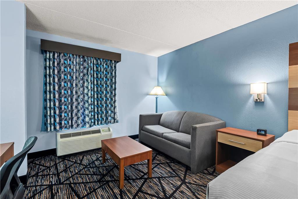 QUALITY INN HIXSON-CHATTANOOGA-guestroom-Guest Room,On-Site.jpg