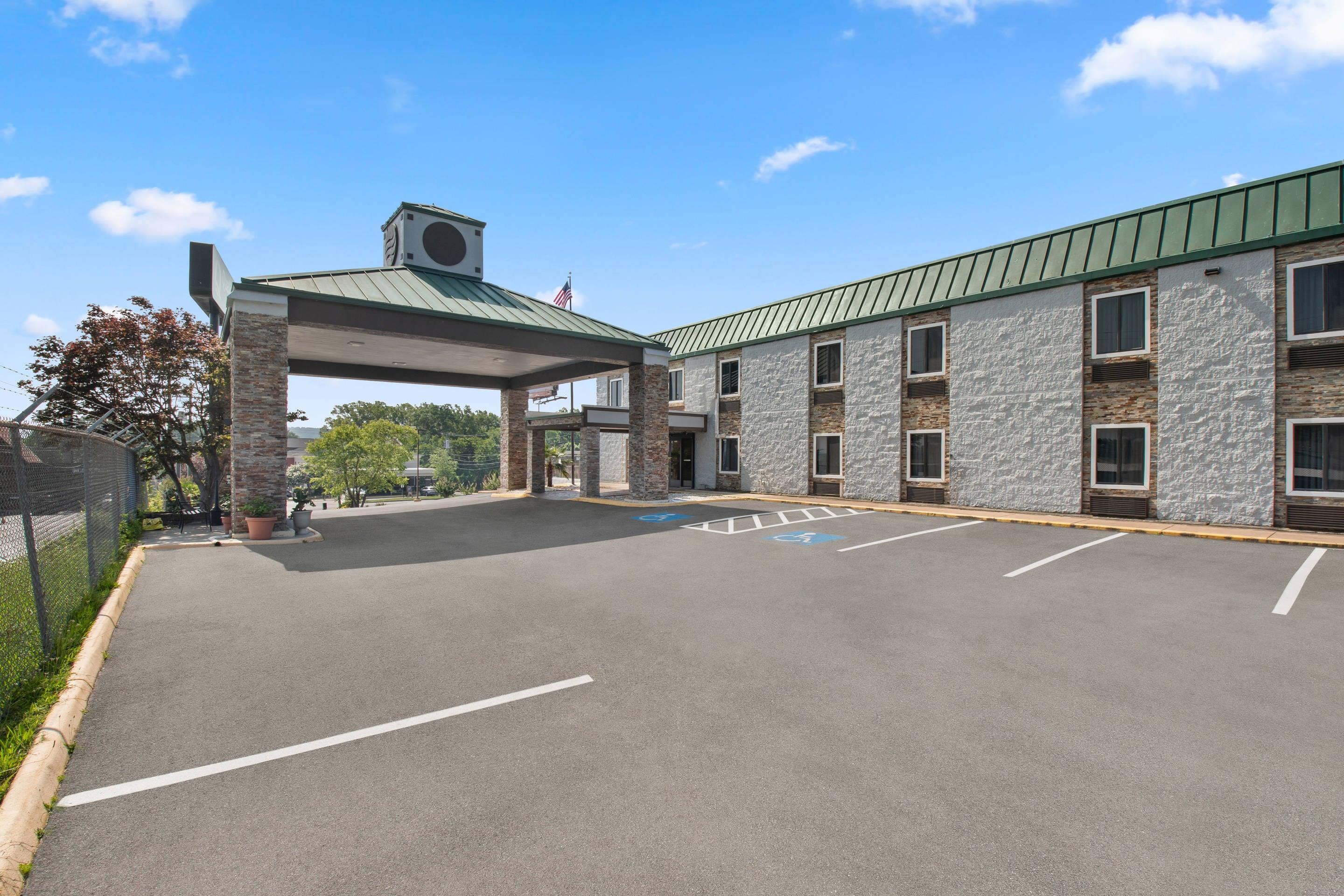 Hotel exterior | Quality Inn Hixson - Chattanooga