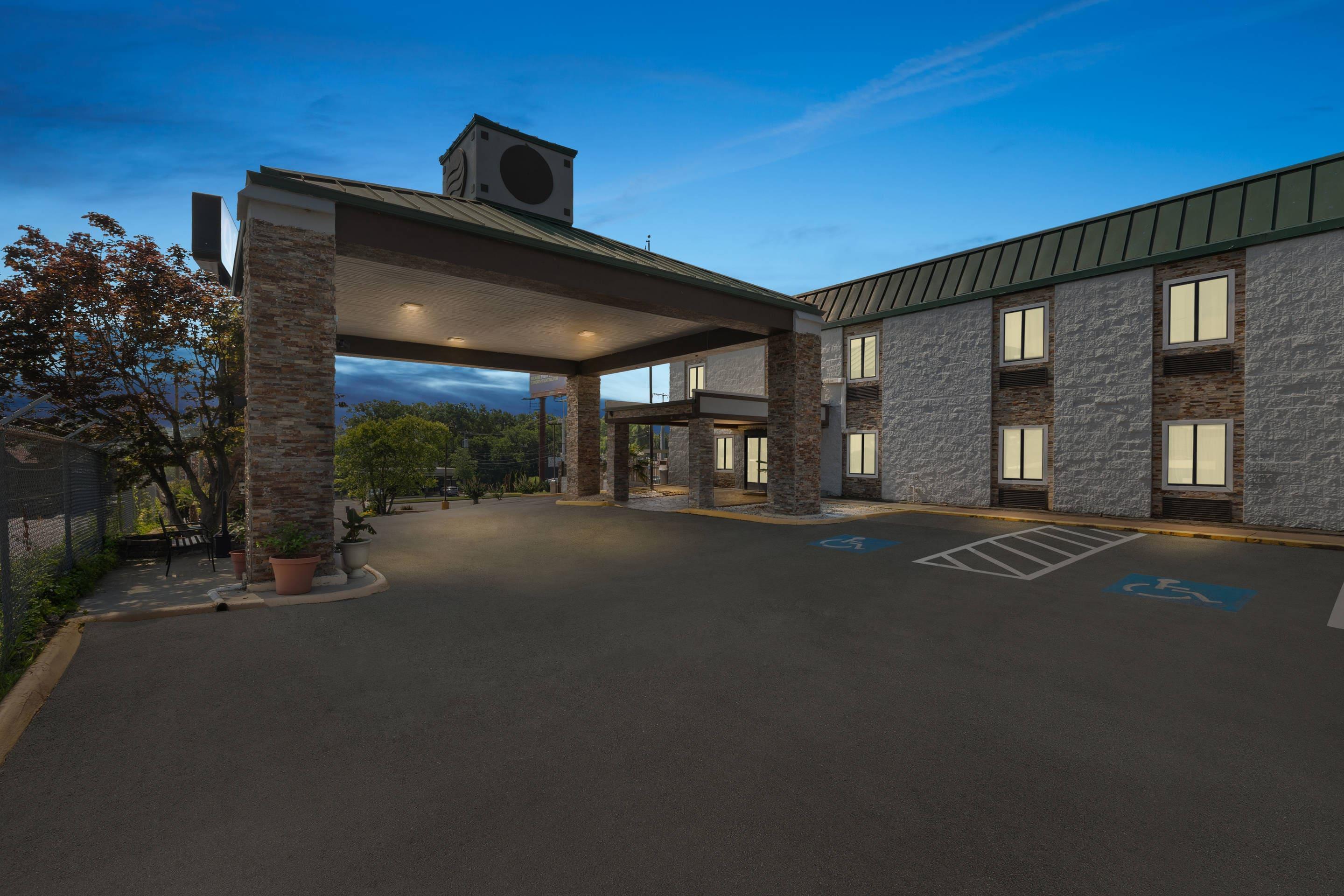 Twilight | Quality Inn Hixson - Chattanooga