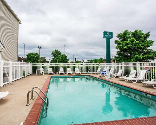 Pool - Quality Inn & Suites Mt Juliet - I-40, Exit 226 & 226A