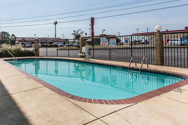 Pool - Comfort Inn & Suites Chattanooga - I-75, Exit 5