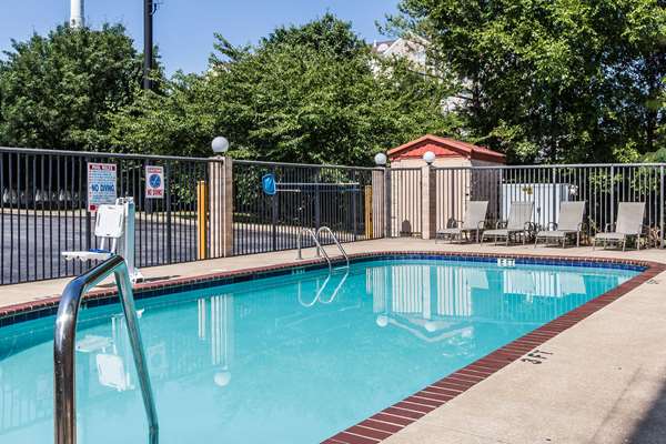 Pool - Comfort Inn & Suites Chattanooga - I-75, Exit 5