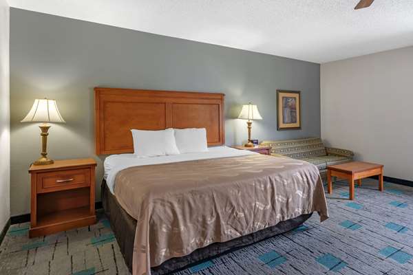 Suite - Quality Inn & Suites Chattanooga - I-24, Exit 174