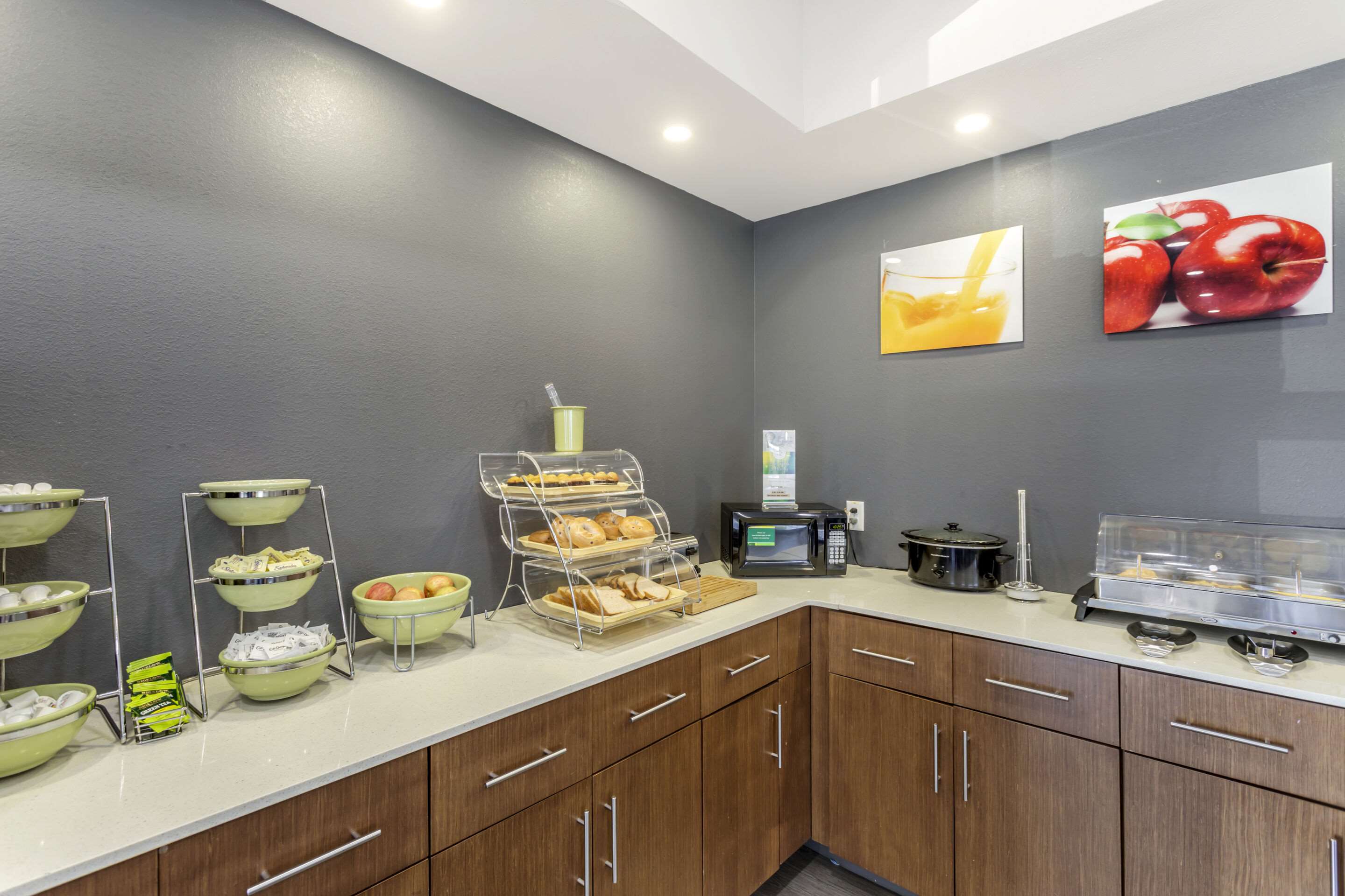 Breakfast counter