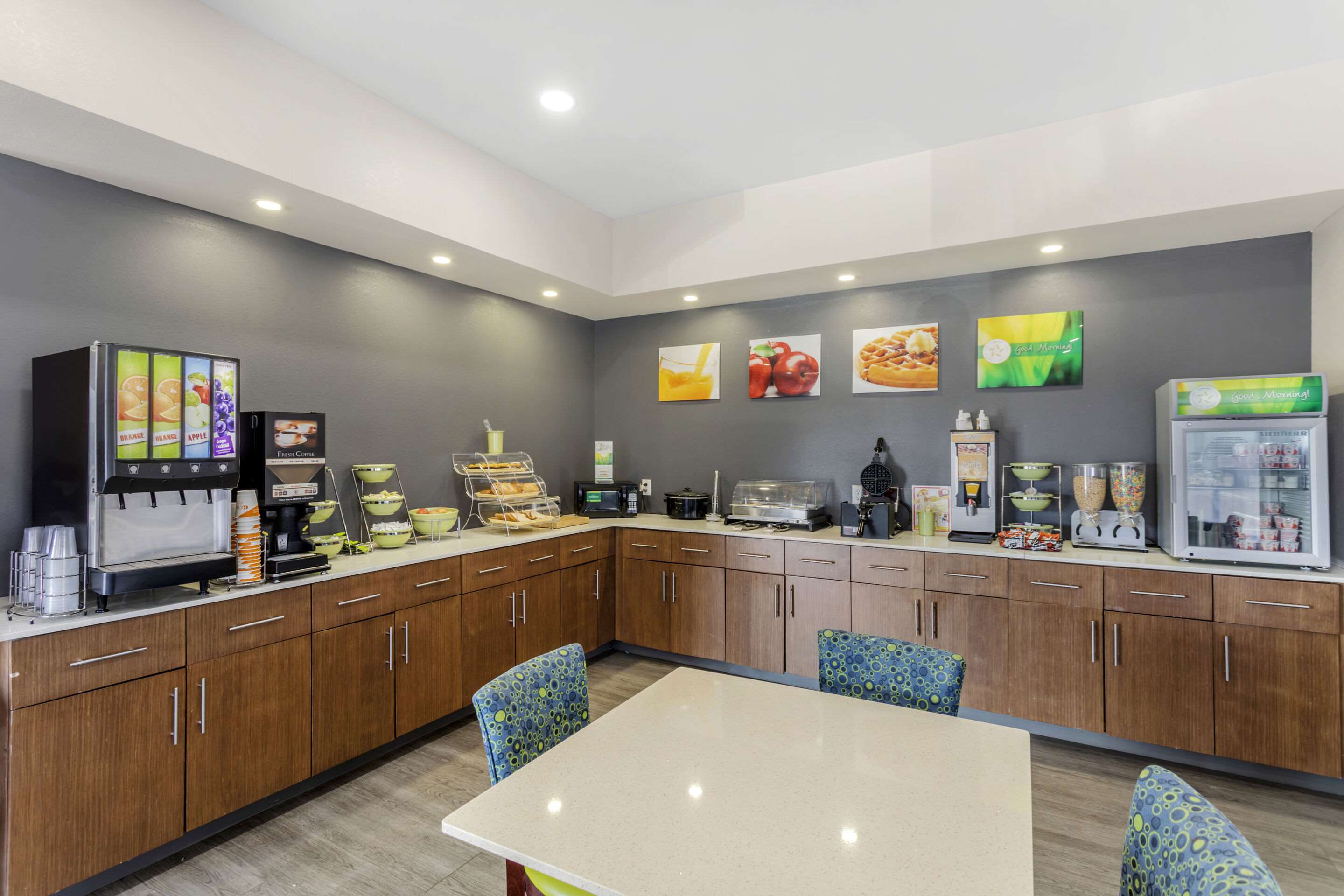 Breakfast area