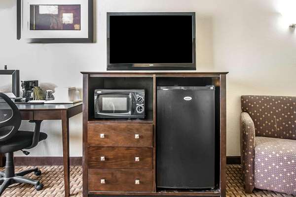  - Quality Inn Jackson - I-40, Exit 80