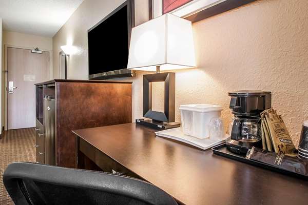 - Quality Inn Jackson - I-40, Exit 80