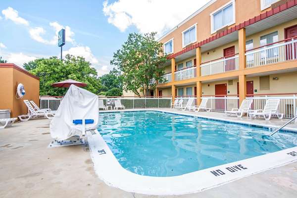 Pool - Quality Inn Jackson - I-40, Exit 80