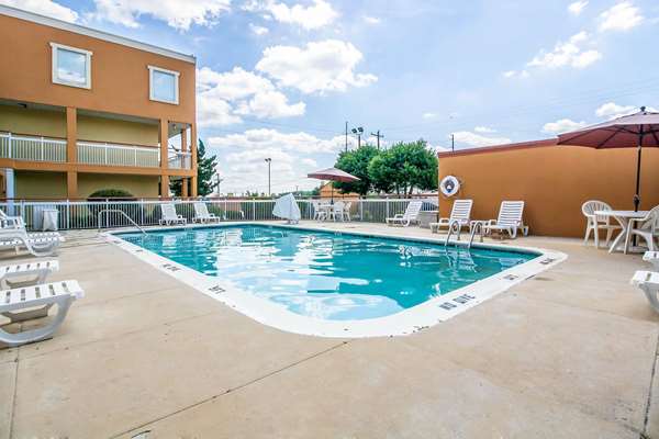 Pool - Quality Inn Jackson - I-40, Exit 80