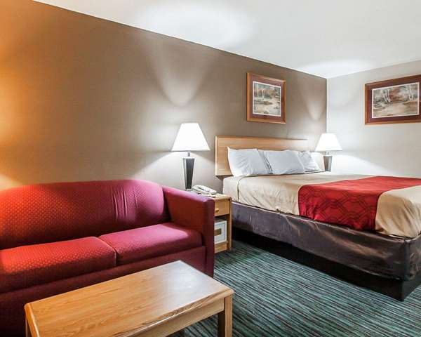  - Econo Lodge Inn & Suites Jackson - I-40, Exit 80