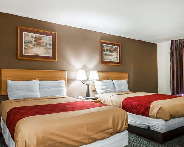 Suite - Econo Lodge Inn & Suites Jackson - I-40, Exit 80