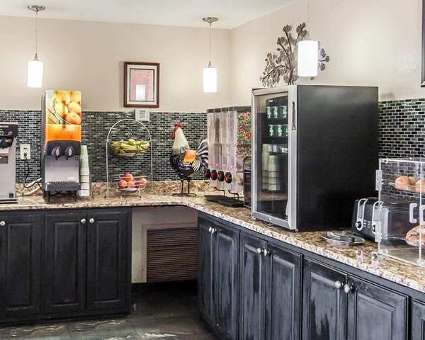 Amenities - Econo Lodge Inn & Suites Jackson - I-40, Exit 80