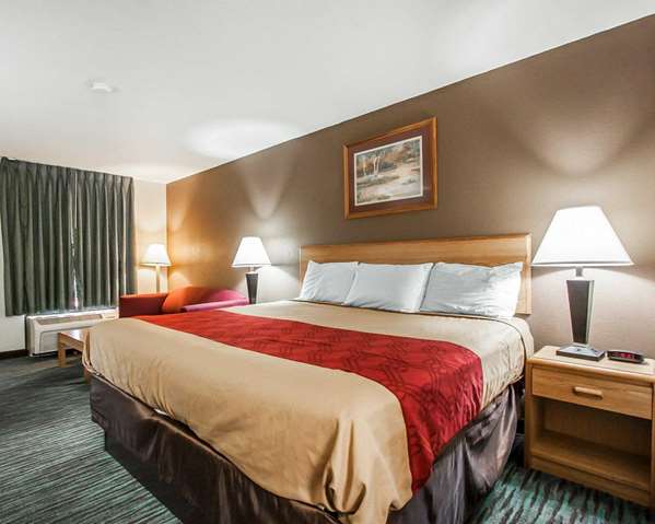  - Econo Lodge Inn & Suites Jackson - I-40, Exit 80