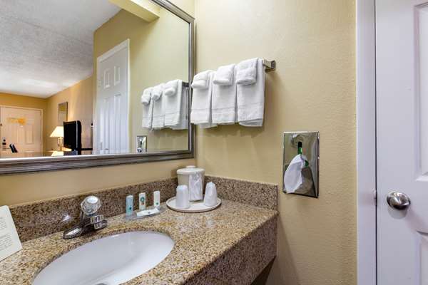  - Quality Inn Lebanon - I-40, Exit 238