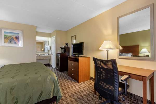  - Quality Inn Lebanon - I-40, Exit 238