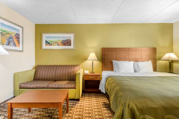 Suite - Quality Inn Lebanon - I-40, Exit 238