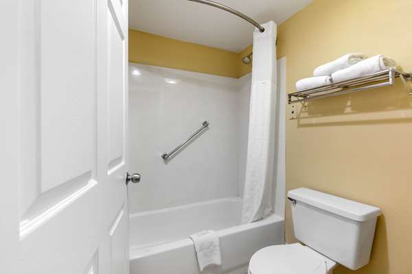  - Quality Inn Lebanon - I-40, Exit 238