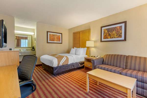  - Quality Inn Wilma Rudolph Blvd Clarksville - I-24, Exit 4