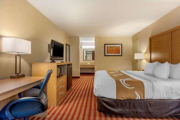  - Quality Inn Wilma Rudolph Blvd Clarksville - I-24, Exit 4