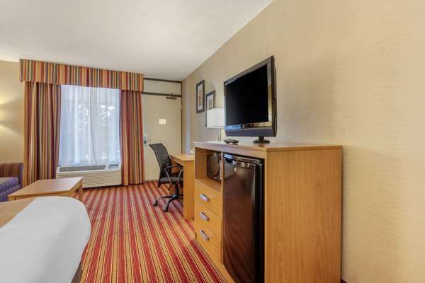  - Quality Inn Wilma Rudolph Blvd Clarksville - I-24, Exit 4