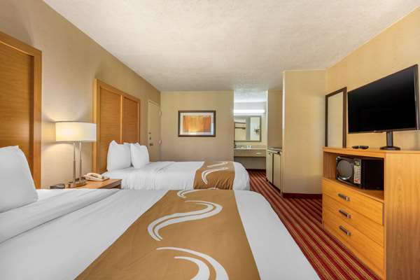  - Quality Inn Wilma Rudolph Blvd Clarksville - I-24, Exit 4