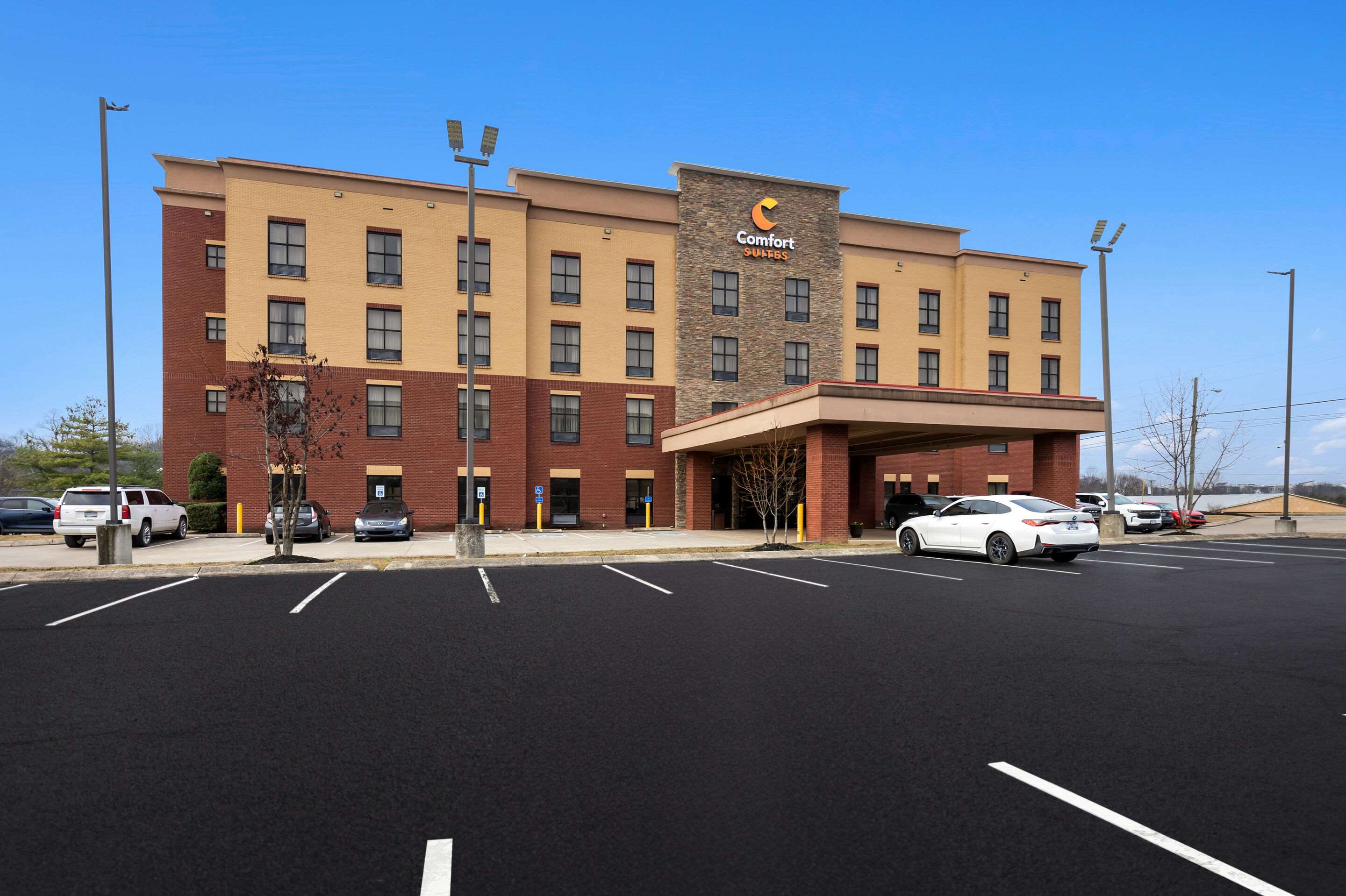 Hotel exterior | Comfort Suites Nashville
