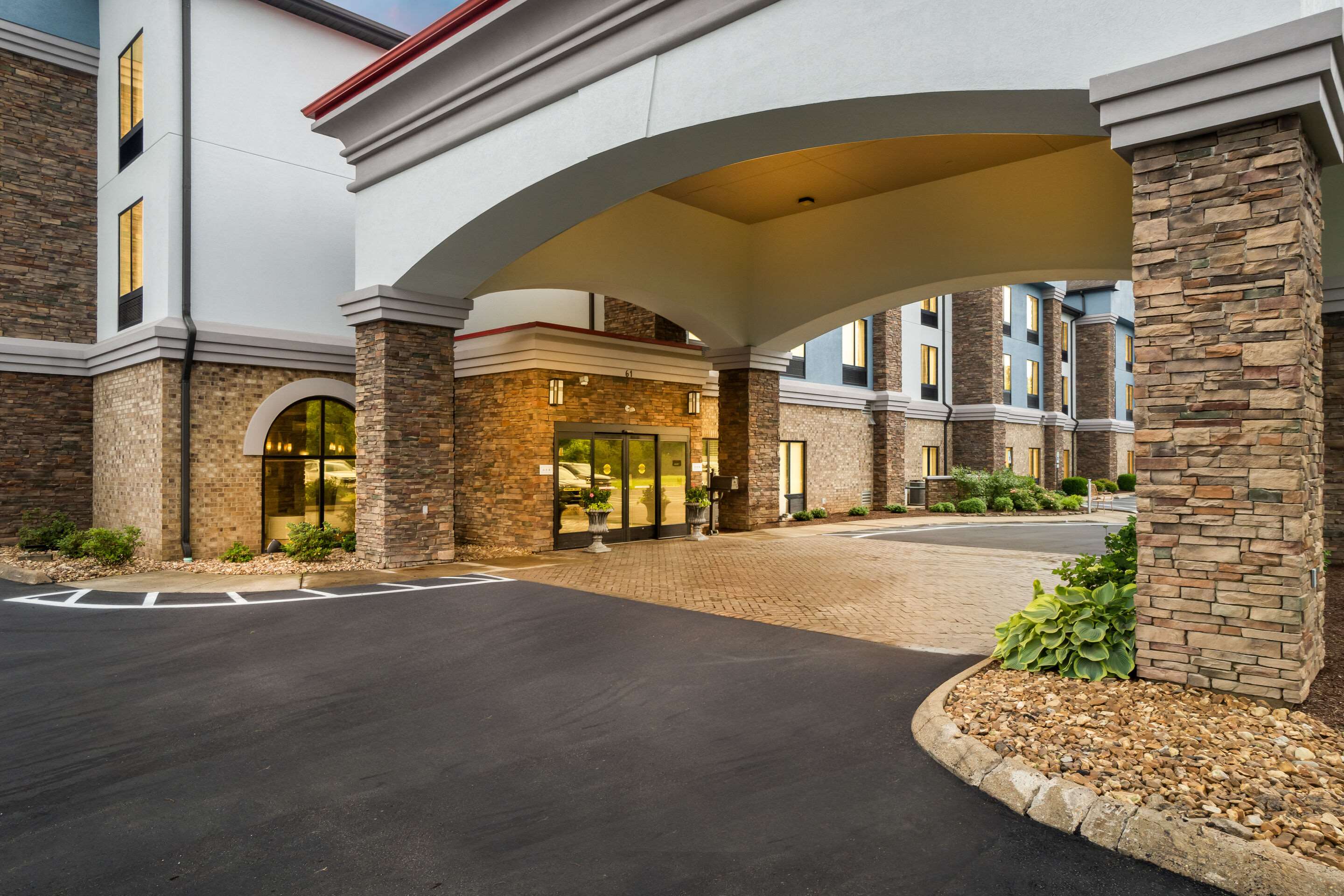 Twilight | Comfort Suites Jackson I-40
