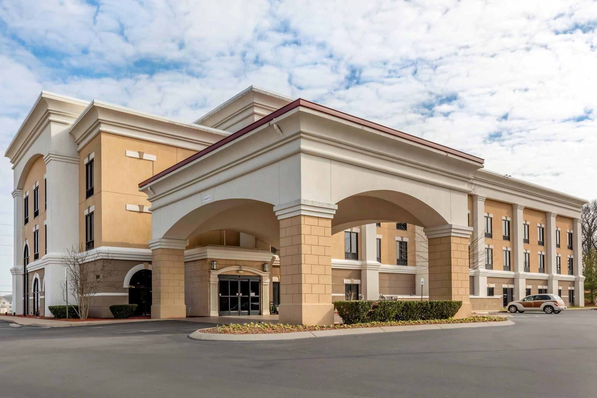 Hotel exterior | Comfort Suites Smyrna