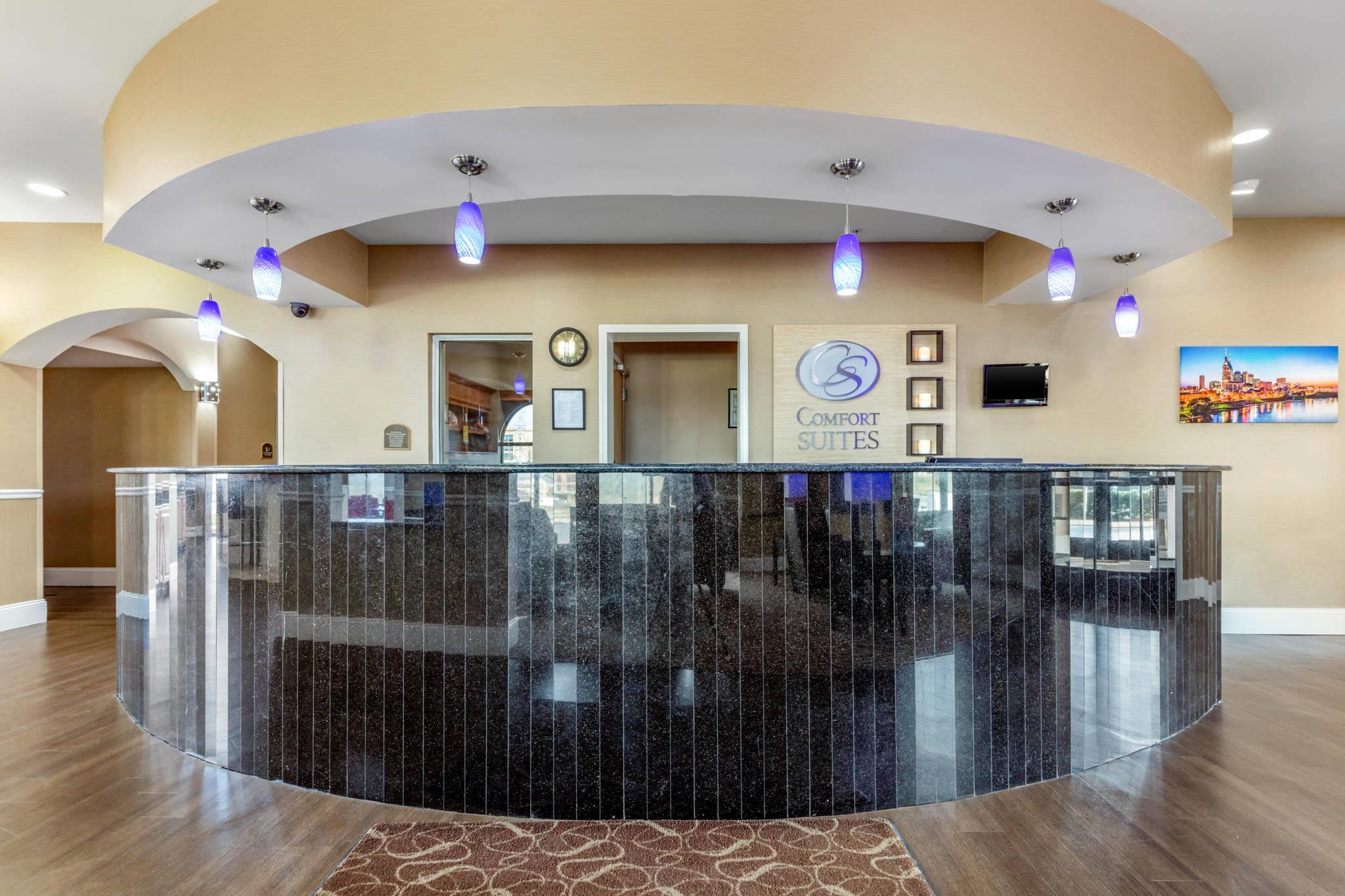 Hotel lobby | Comfort Suites Smyrna
