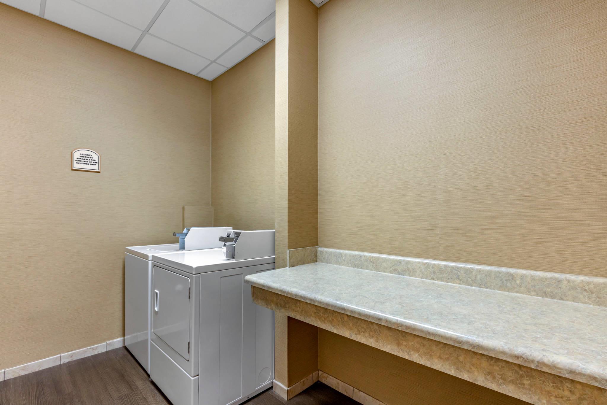 Guest laundry facilities | Comfort Suites Smyrna