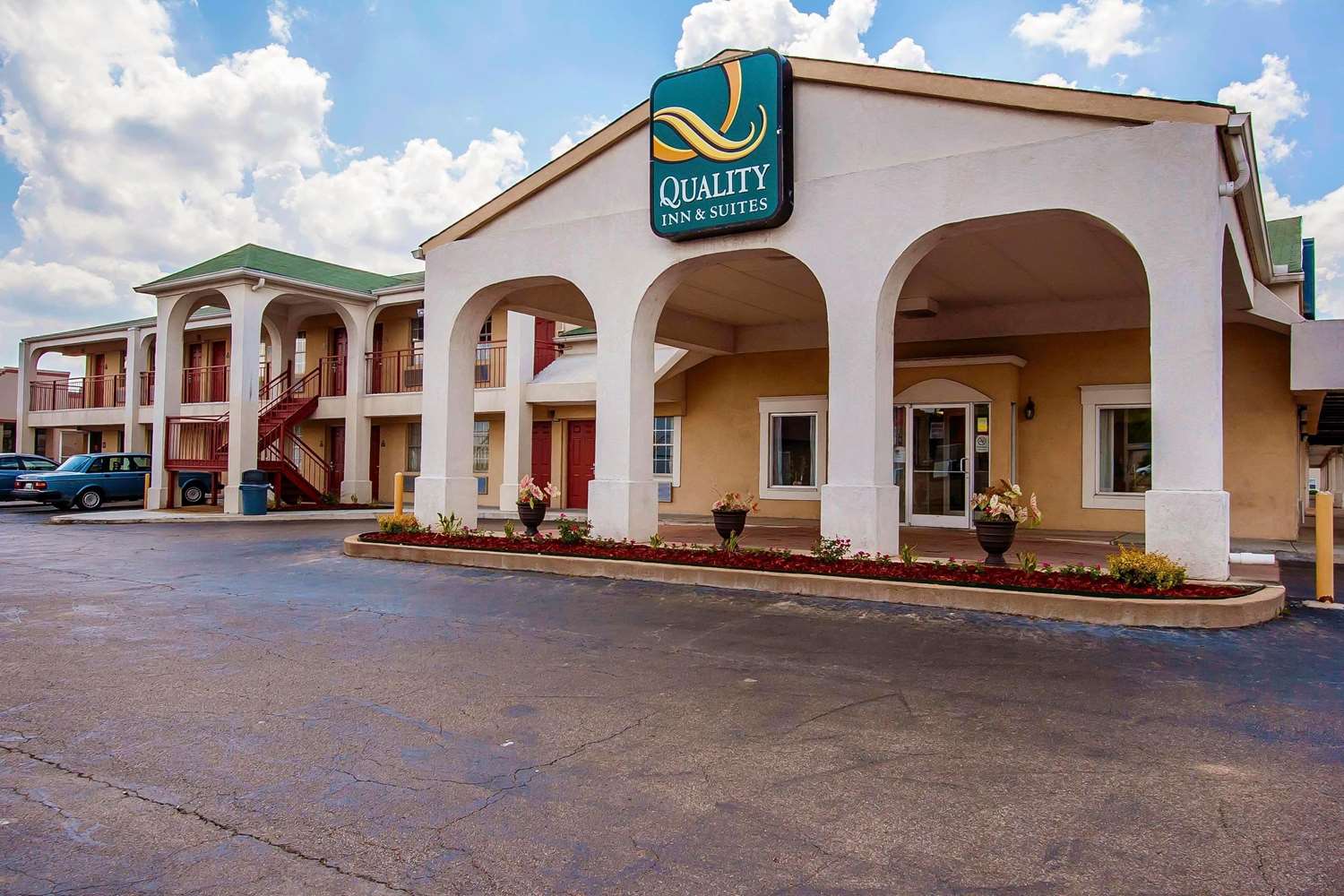 Quality Inn & Suites Covington, TN See Discounts