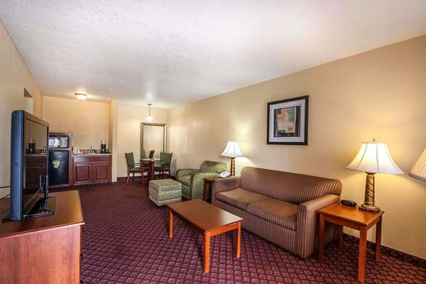 Suite - Quality Inn & Suites Covington