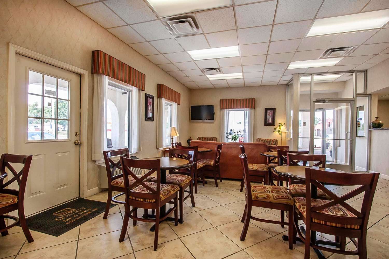 Quality Inn & Suites Covington, TN See Discounts