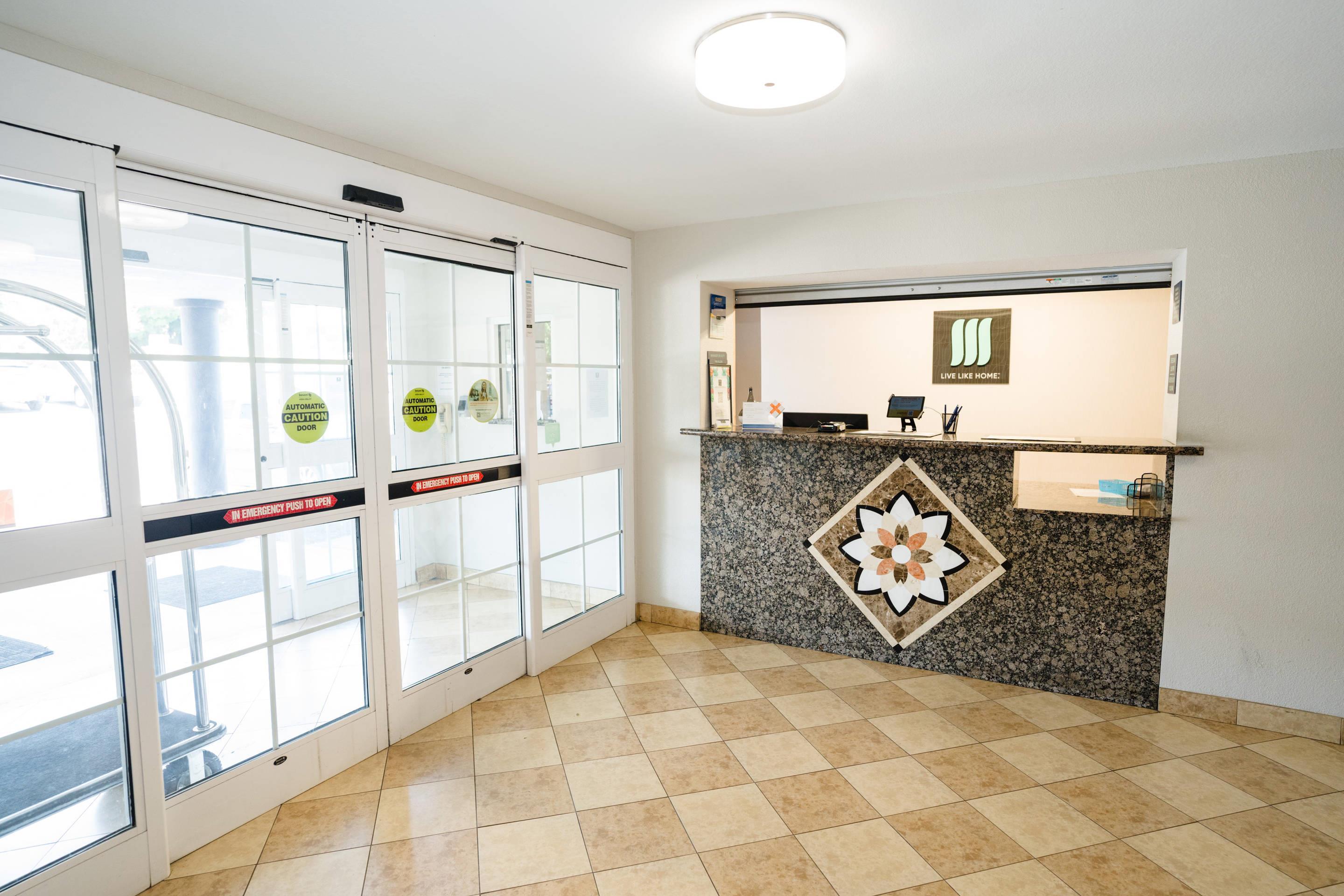 Hotel lobby | MainStay Suites Knoxville North I-75