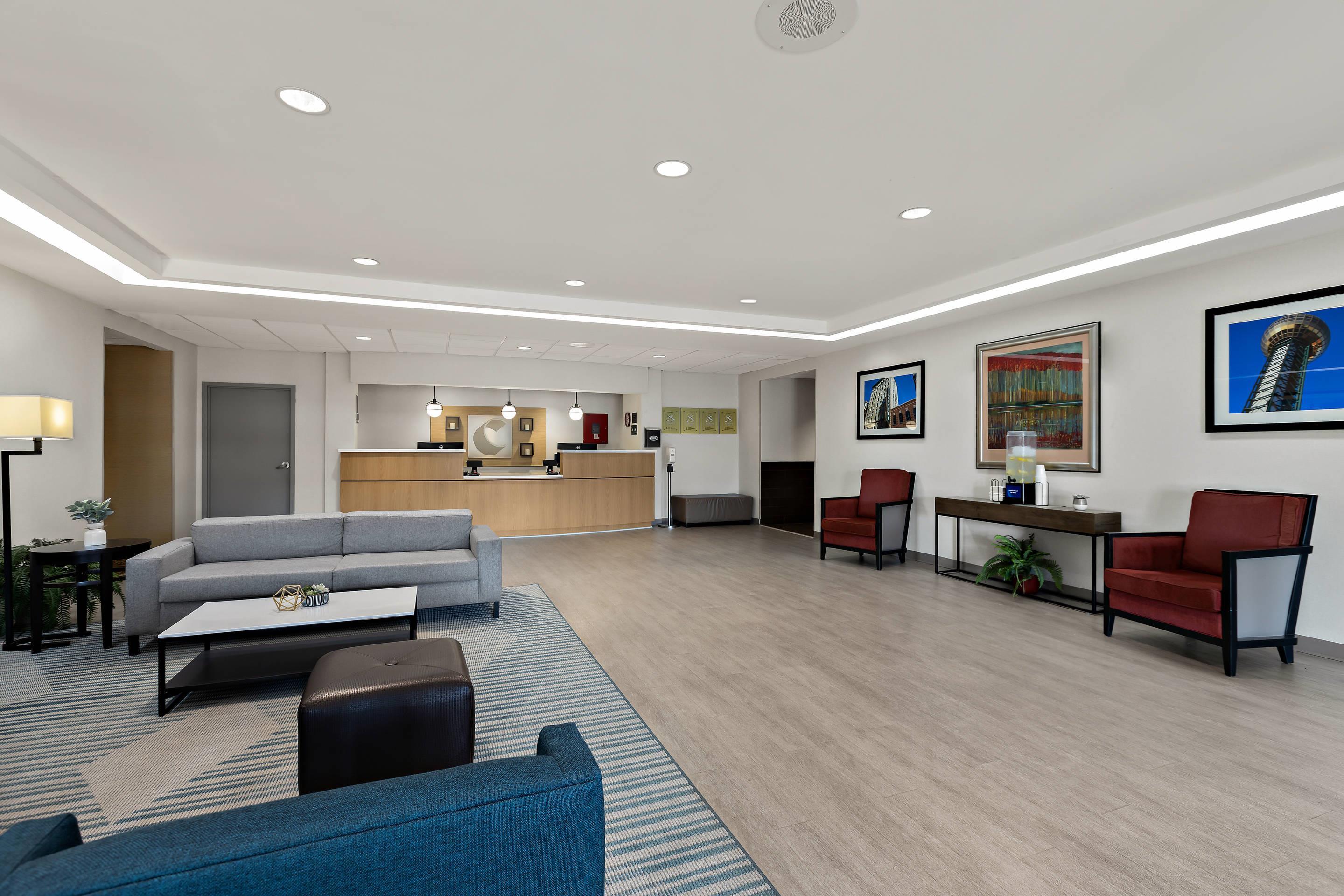 Spacious lobby | Comfort Inn Powell - Knoxville North