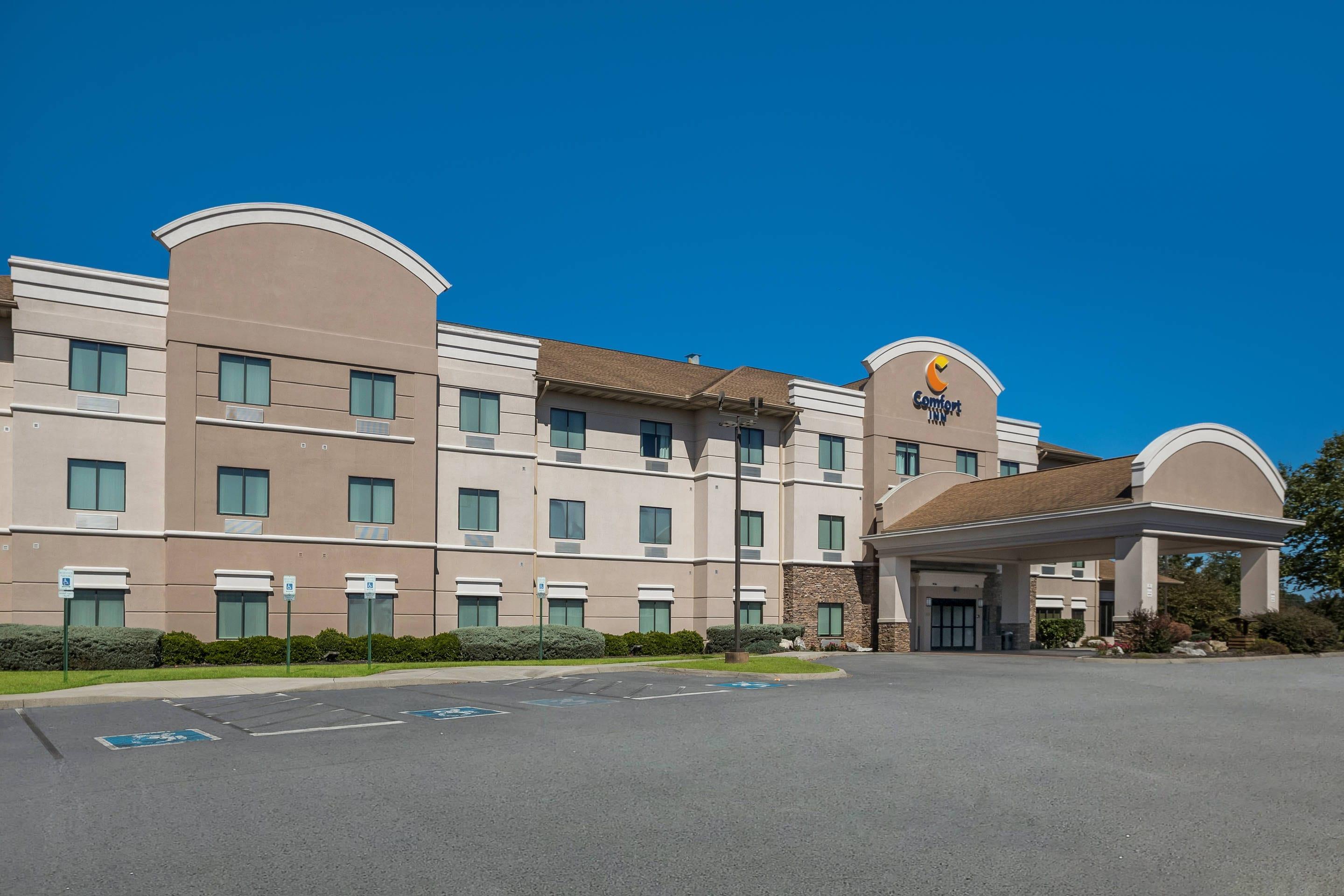 Hotel Entrance | Comfort Inn Powell - Knoxville North