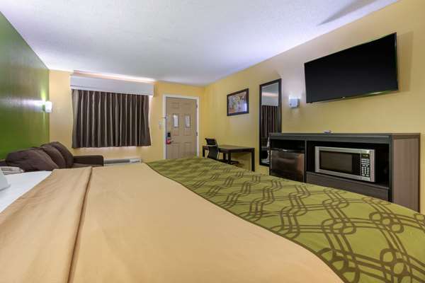 Suite - Econo Lodge East Nashville - I-40, Exit 219