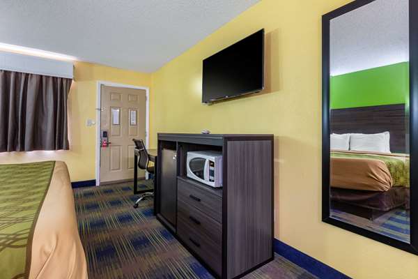  - Econo Lodge East Nashville - I-40, Exit 219