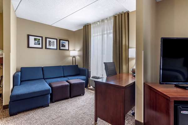 Suite - Comfort Suites Manchester - I-24, Exit 114