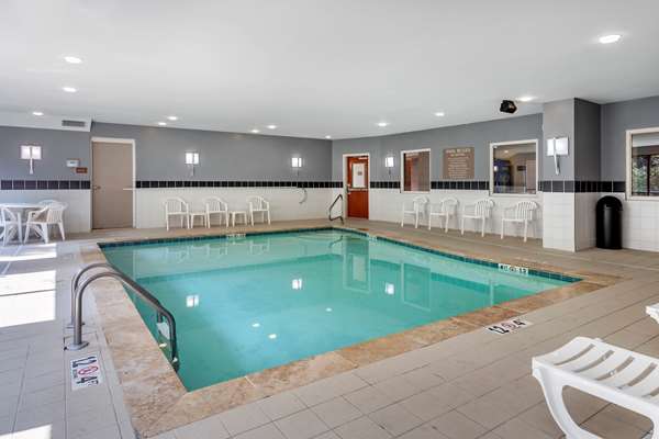 Pool - Comfort Suites Manchester - I-24, Exit 114