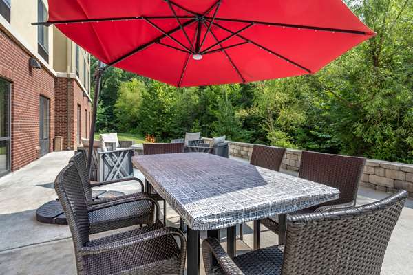  - Comfort Suites Manchester - I-24, Exit 114