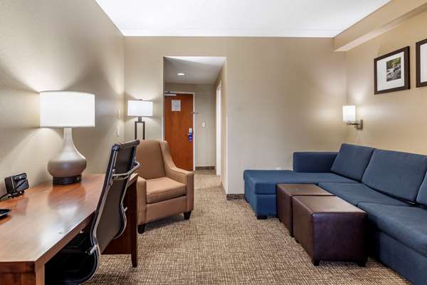 Suite - Comfort Suites Manchester - I-24, Exit 114